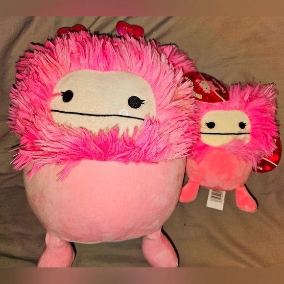 Caparinne Valentine’s Bigfoot Squishmallow 10 and 5 inch lot  BNWT - Picture 1 of 4